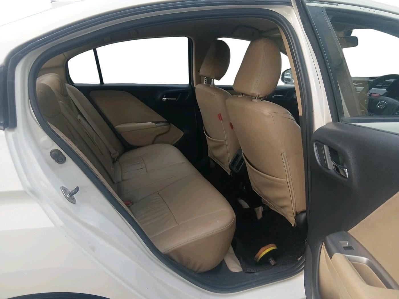 2014 Honda City 1.5L I-VTEC V MT, Petrol, Manual, 1,43,959 km, interior