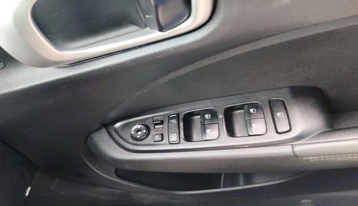 2019 Hyundai VENUE SX 1.0 (O) TURBO, Petrol, Manual, 88,116 km, interior