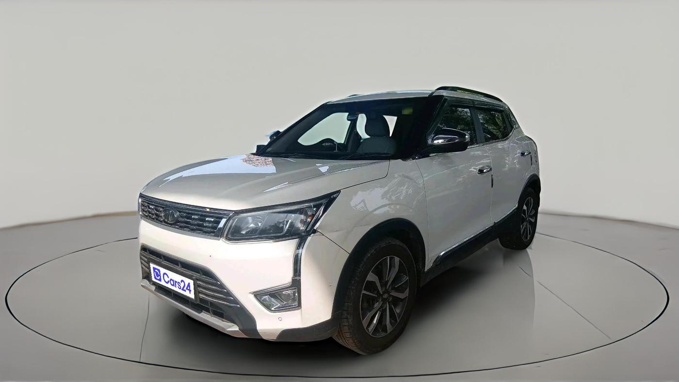 2021 Mahindra XUV300 W8 (O) 1.2 PETROL, Petrol, Manual, 99,178 km, exterior