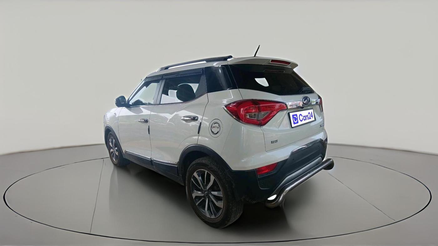 2021 Mahindra XUV300 W8 (O) 1.2 PETROL, Petrol, Manual, 99,178 km, exterior