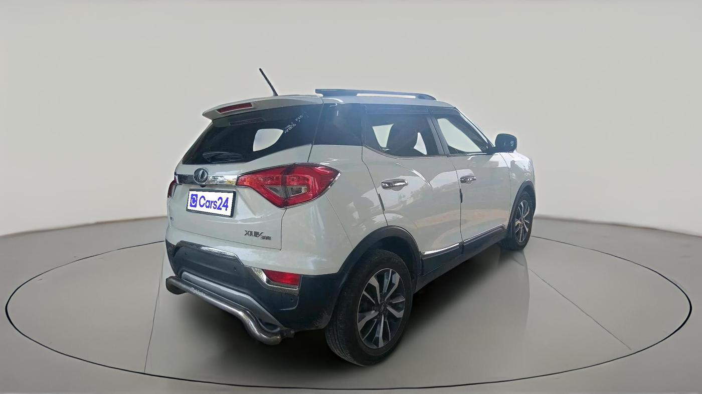 2021 Mahindra XUV300 W8 (O) 1.2 PETROL, Petrol, Manual, 99,178 km, exterior