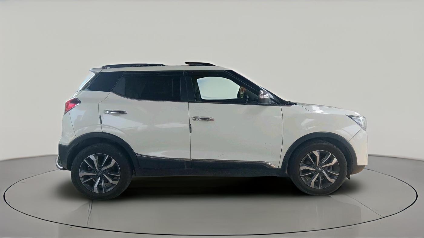 2021 Mahindra XUV300 W8 (O) 1.2 PETROL, Petrol, Manual, 99,178 km, exterior