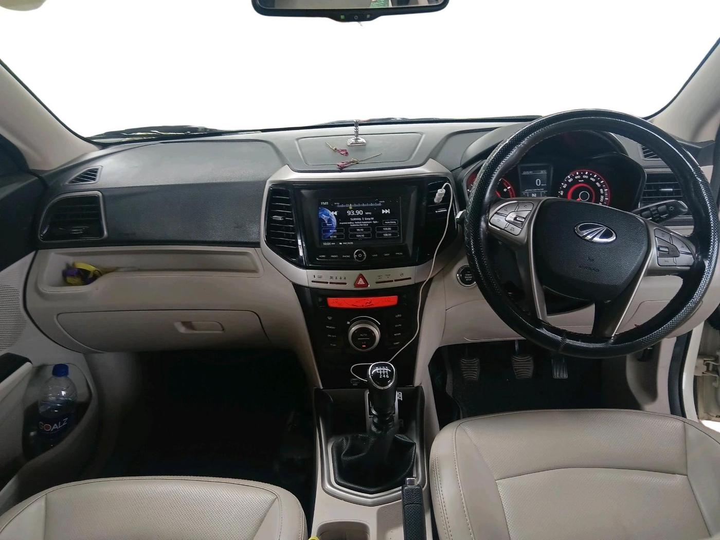 2021 Mahindra XUV300 W8 (O) 1.2 PETROL, Petrol, Manual, 99,178 km, interior
