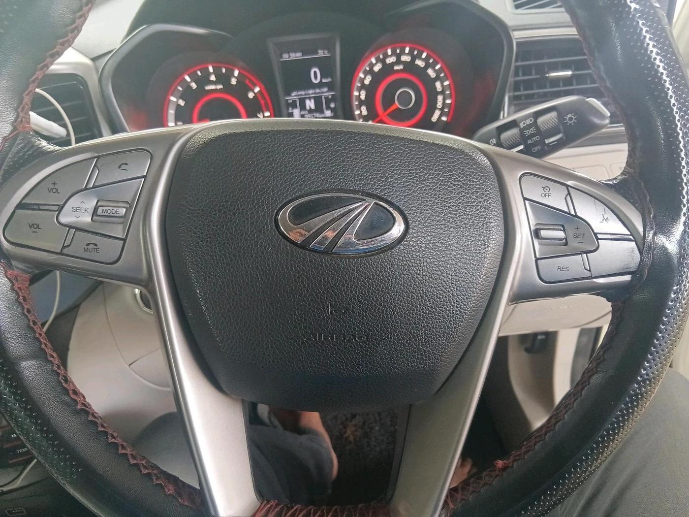 2021 Mahindra XUV300 W8 (O) 1.2 PETROL, Petrol, Manual, 99,178 km, interior