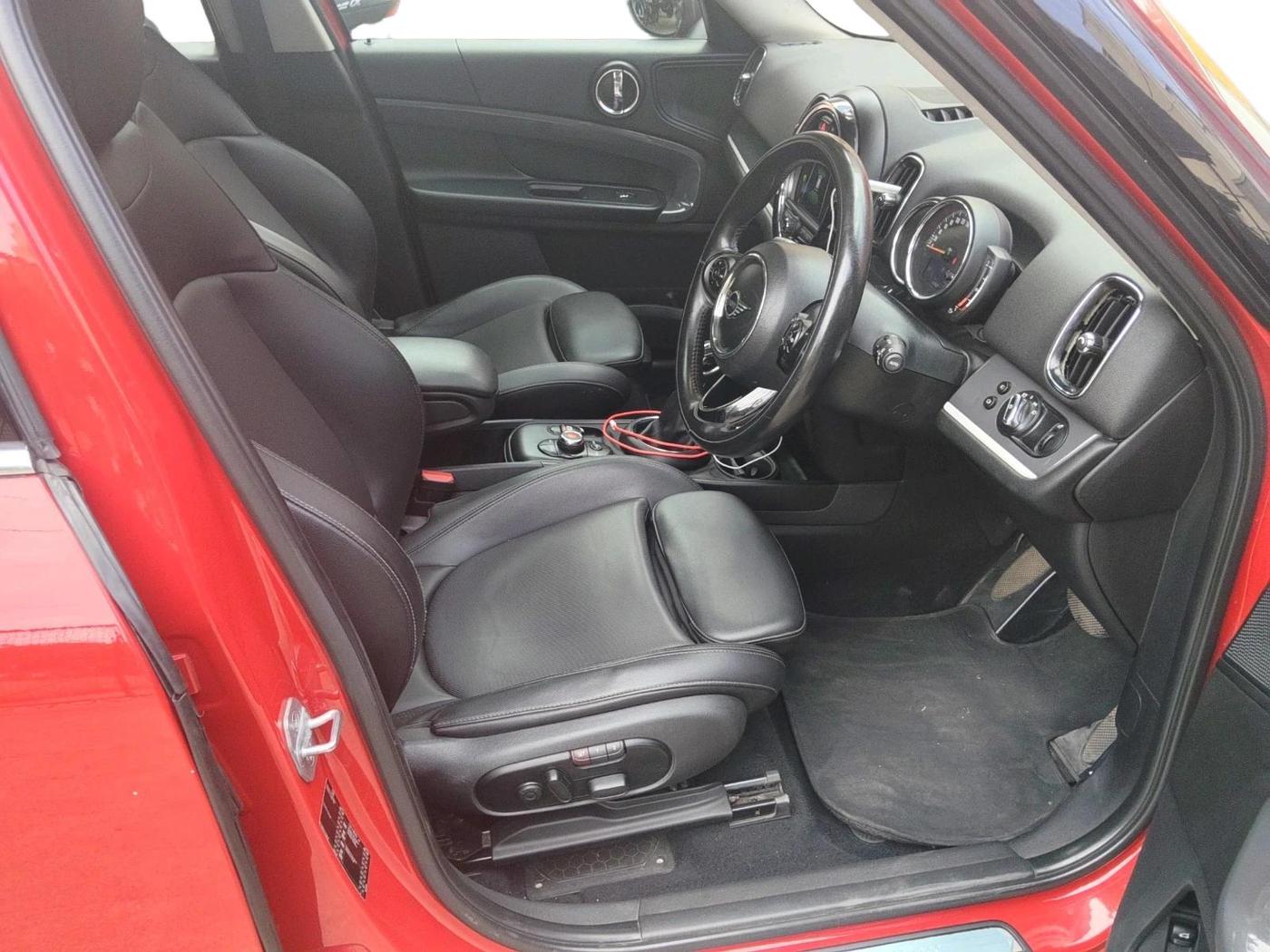 2019 Mini Cooper Countryman Cooper SD 2.0, Diesel, Automatic, 60,000 km, interior