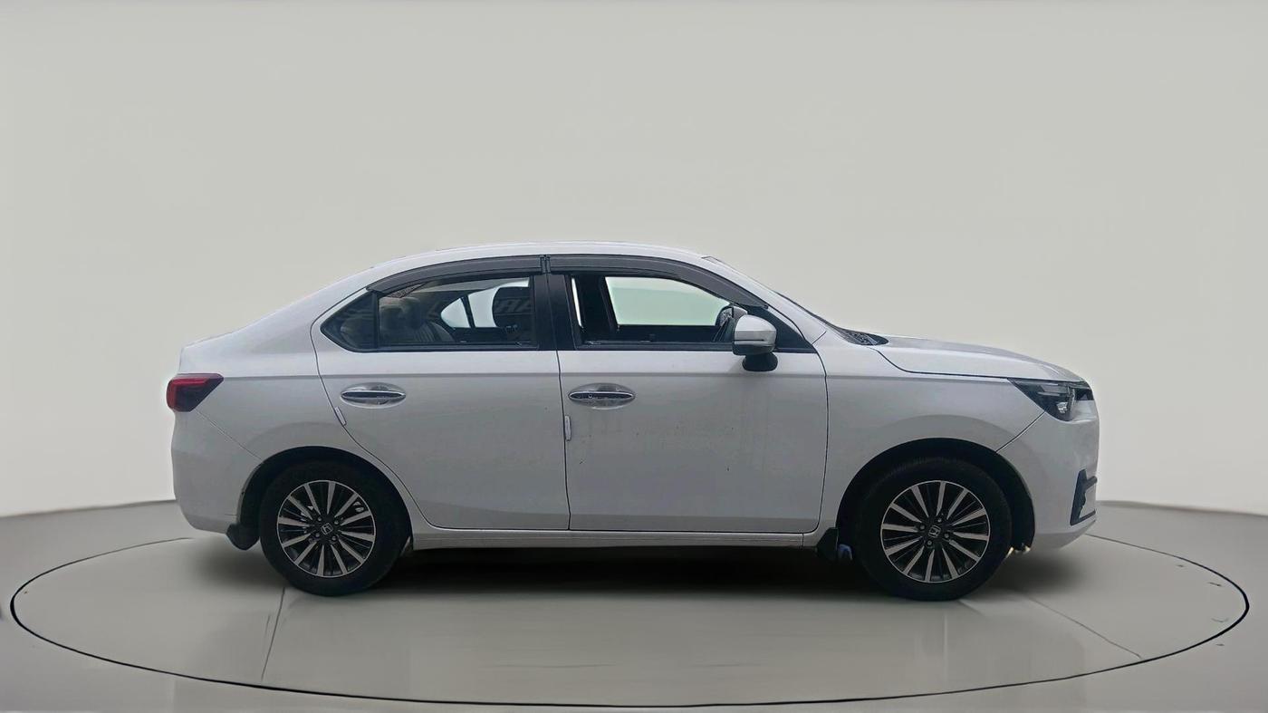 2025 Honda Amaze ZX 1.2 Petrol MT, CNG, Manual, 20,875 km, exterior