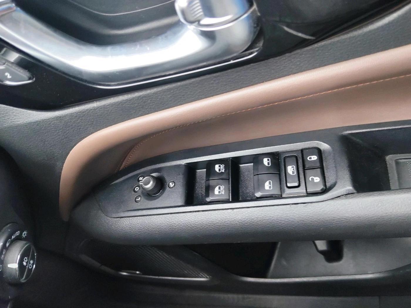 2023 Jeep MERIDIAN LIMITED (O) 4X2 AT, Diesel, Automatic, 78,439 km, interior