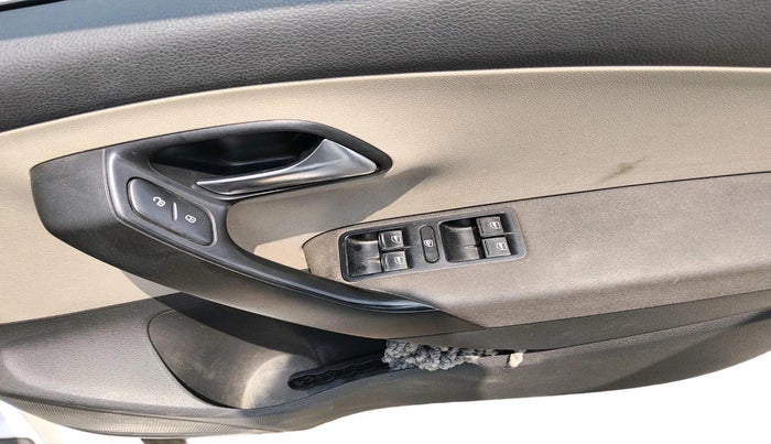 2010 Volkswagen Polo HIGHLINE DIESEL, Diesel, Manual, 1,67,181 km, interior