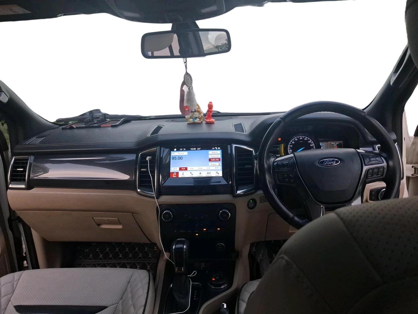 2019 Ford Endeavour TITANIUM 3.2 4X4 AT, Diesel, Automatic, 1,81,560 km, interior