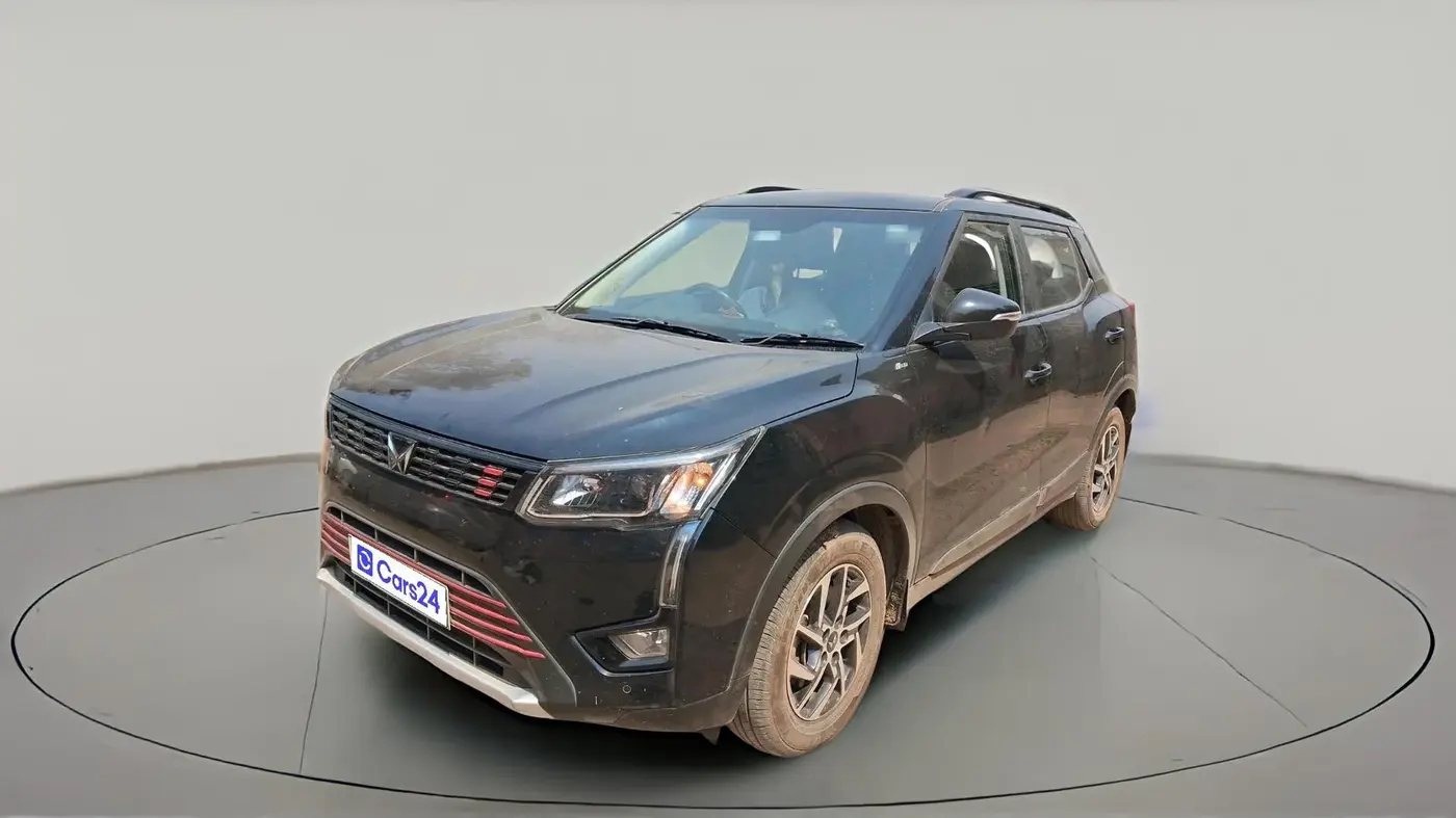 2023 Mahindra XUV300 W8(O) TURBO GDI, Petrol, Manual, 24,500 km, exterior