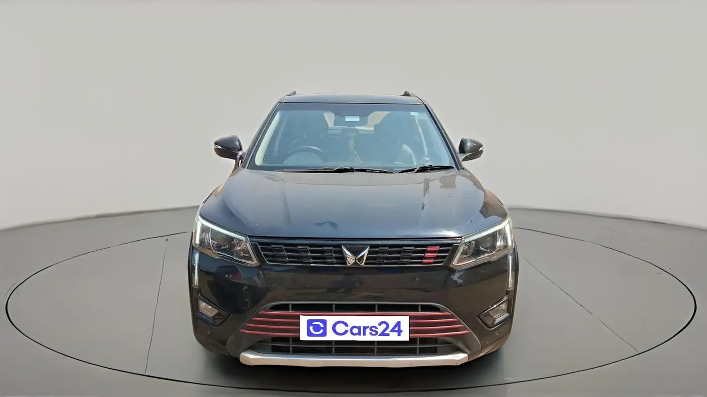 2023 Mahindra XUV300 W8(O) TURBO GDI, Petrol, Manual, 24,500 km, exterior