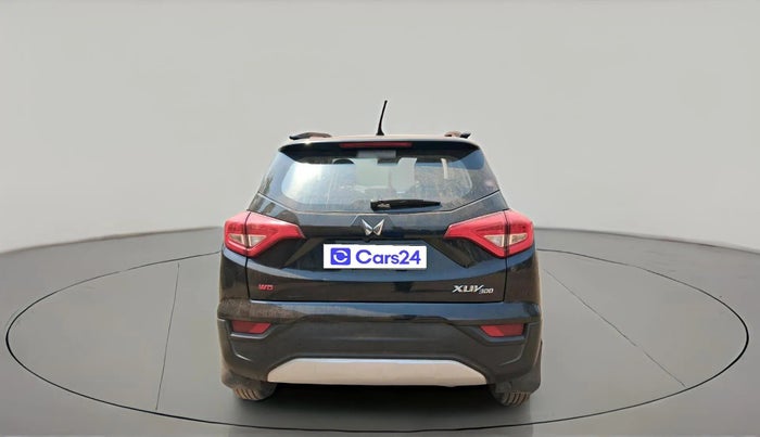 2023 Mahindra XUV300 W8(O) TURBO GDI, Petrol, Manual, 24,120 km, exterior