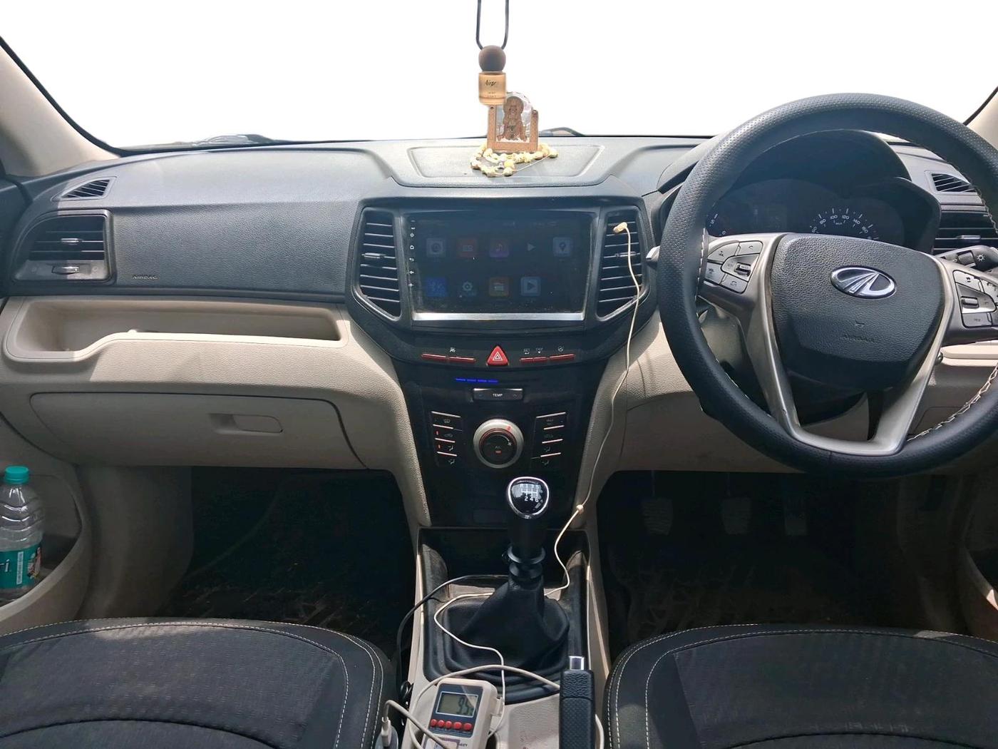 2020 Mahindra XUV300 W4 1.2 PETROL, Petrol, Manual, 92,287 km, interior
