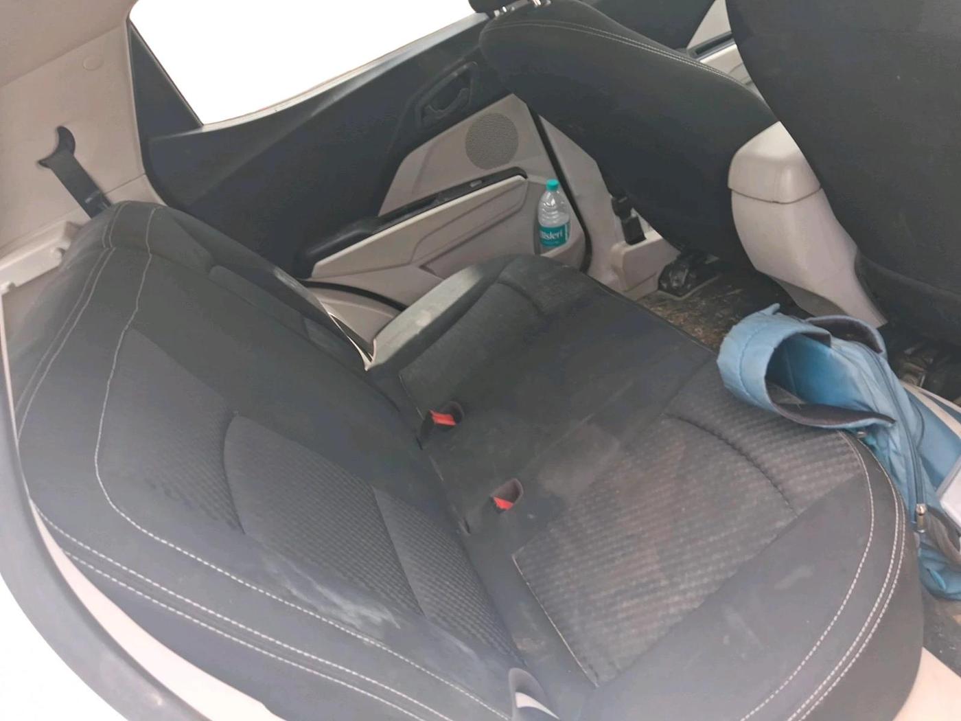 2020 Mahindra XUV300 W4 1.2 PETROL, Petrol, Manual, 92,287 km, interior