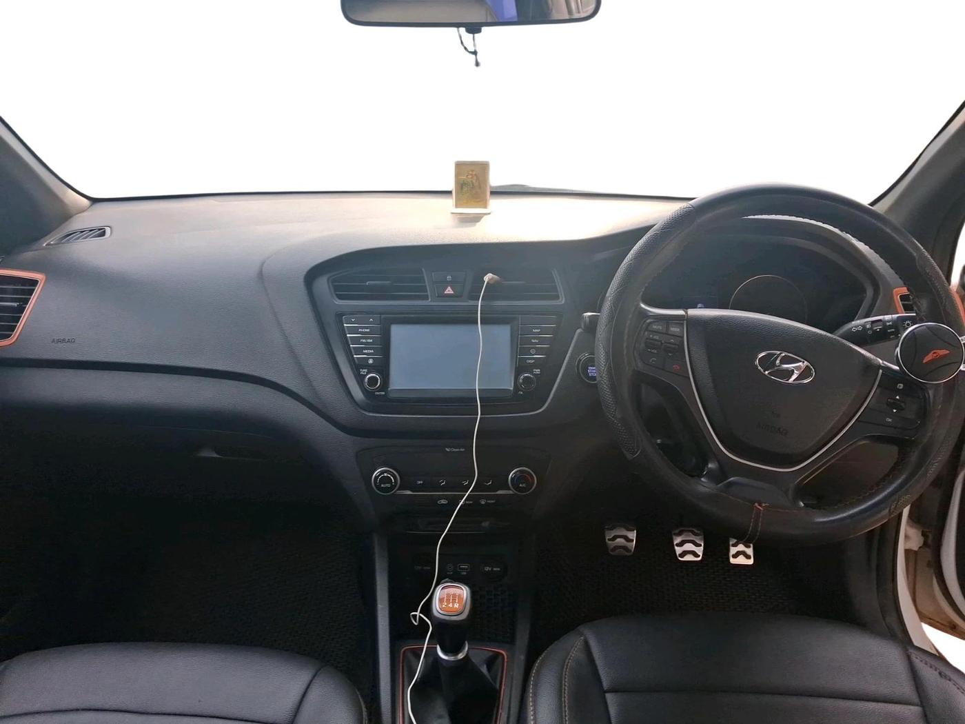2018 Hyundai i20 Active 1.2 SX, Petrol, Manual, 53,108 km, interior