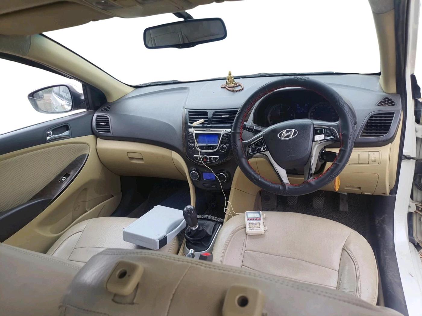 2013 Hyundai Verna FLUIDIC 1.6 CRDI EX, Diesel, Manual, 2,37,014 km, interior