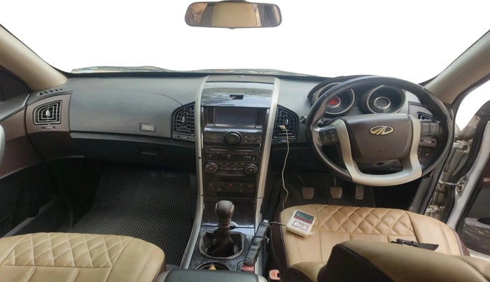 2013 Mahindra XUV500 W8, Diesel, Manual, 1,24,641 km, interior