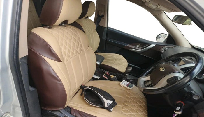 2013 Mahindra XUV500 W8, Diesel, Manual, 1,24,641 km, interior