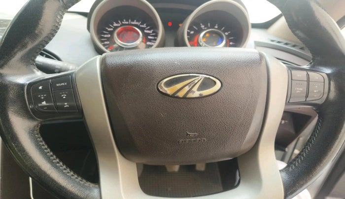 2013 Mahindra XUV500 W8, Diesel, Manual, 1,24,641 km, interior