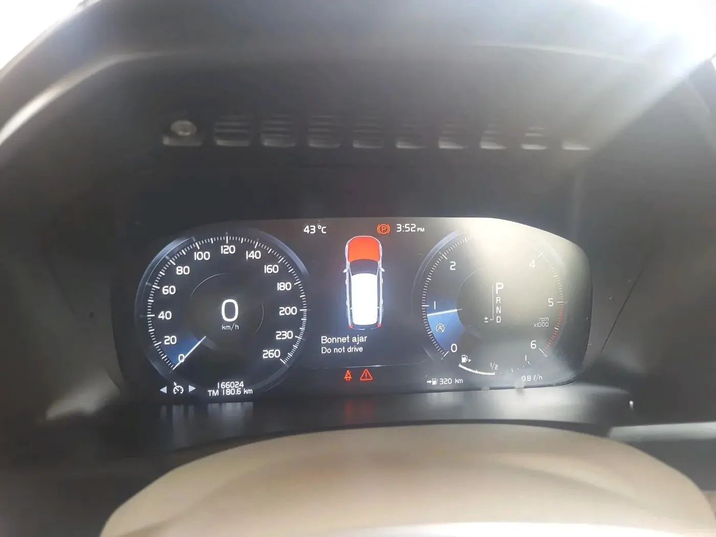 2016 Volvo XC 90 D5 Inscription, Diesel, Automatic, 1,66,024 km, interior