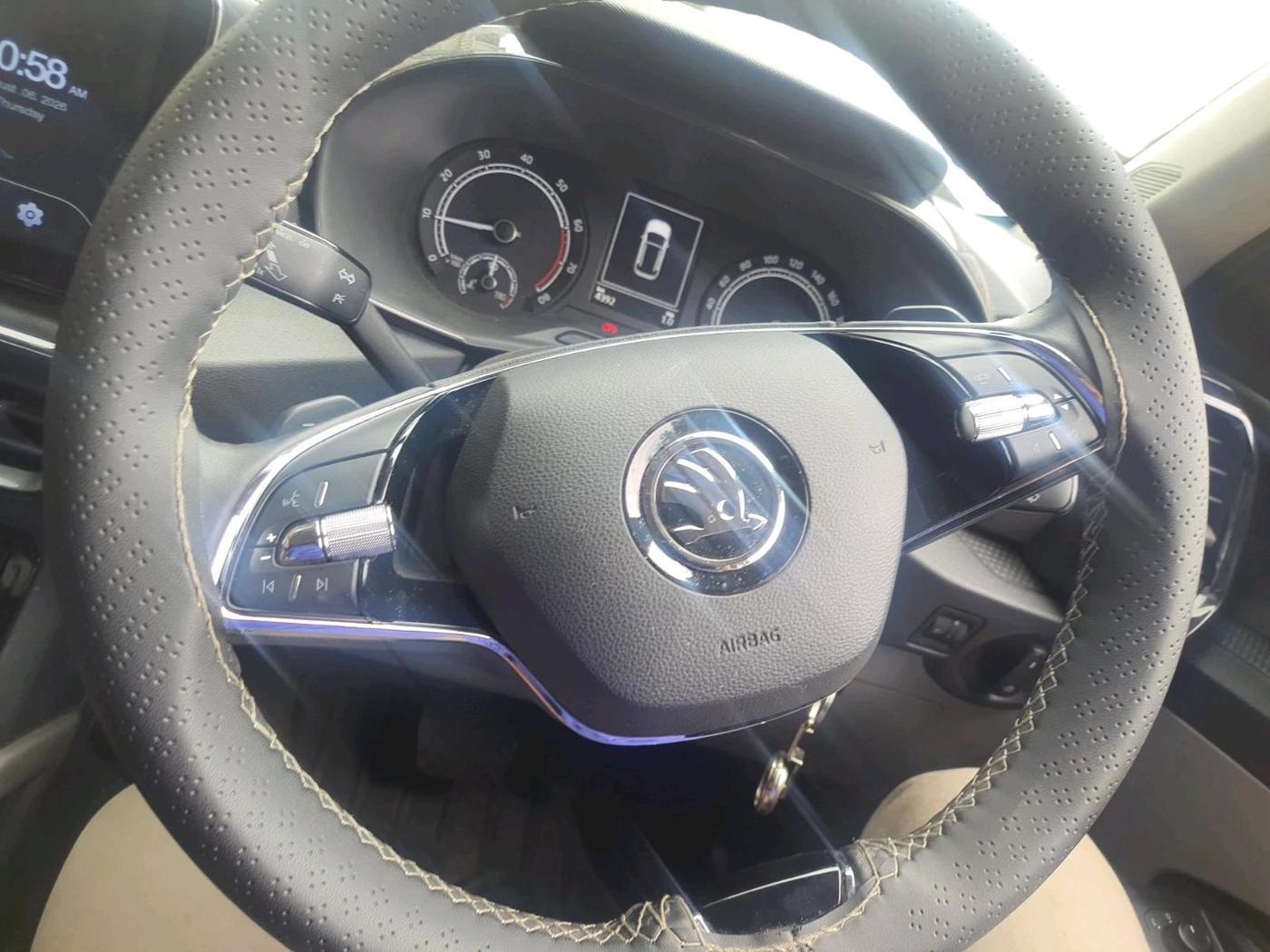 2026 Skoda Kylaq Signature AT, Petrol, Automatic, 4,392 km, interior