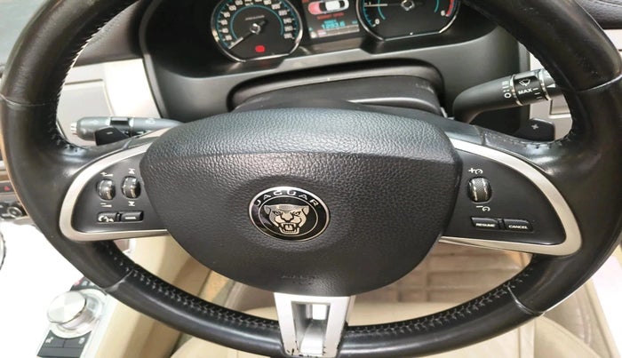 2015 Jaguar XF 2.2 DIESEL LUXURY, Diesel, Automatic, 56,621 km, interior