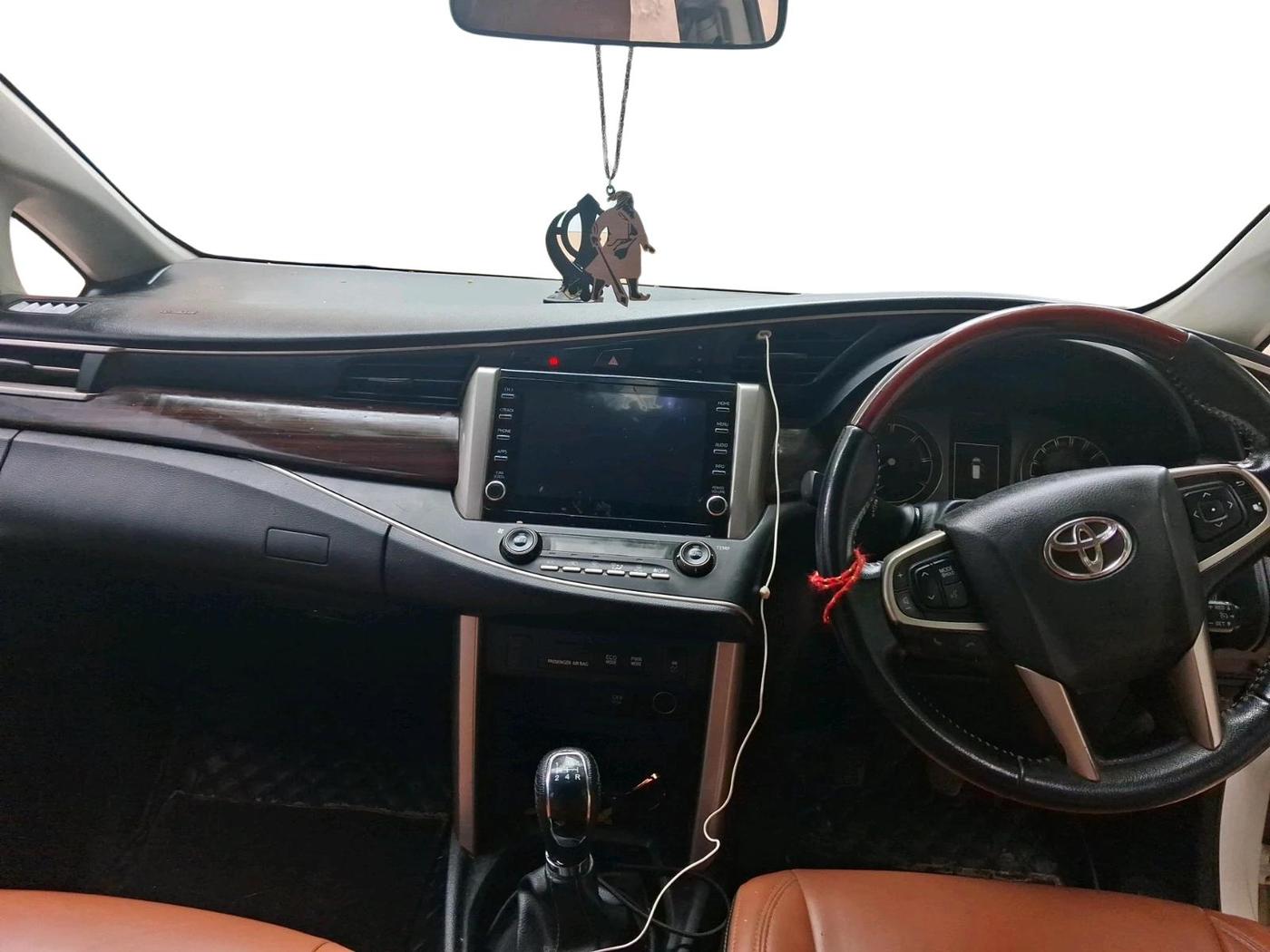 2022 Toyota Innova Crysta 2.4 VX 8 STR, Diesel, Manual, 1,63,873 km, interior