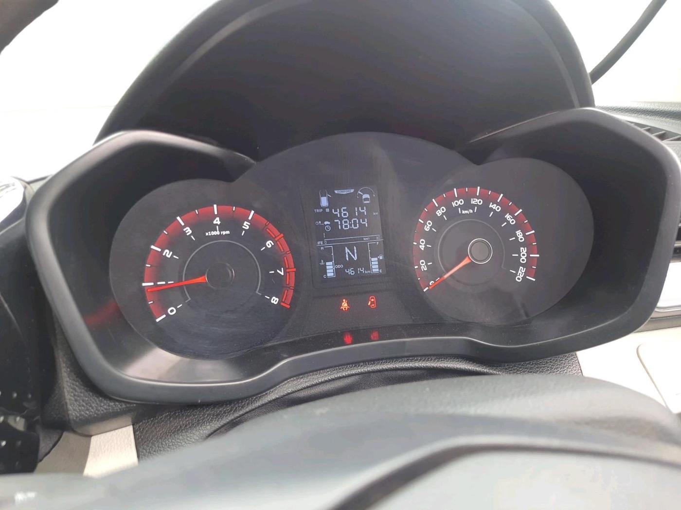 2026 Mahindra XUV 3XO REVX A 1.2 Petrol MT, Petrol, Manual, 4,614 km, interior