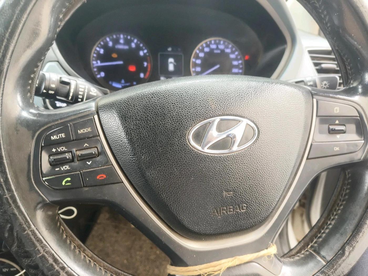2017 Hyundai i20 Active 1.2 SX, Petrol, Manual, 92,206 km, interior