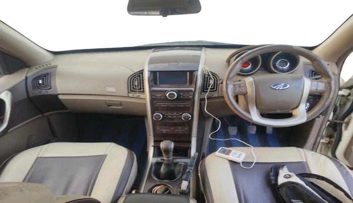 2014 Mahindra XUV500 W8, Diesel, Manual, 1,18,921 km, interior