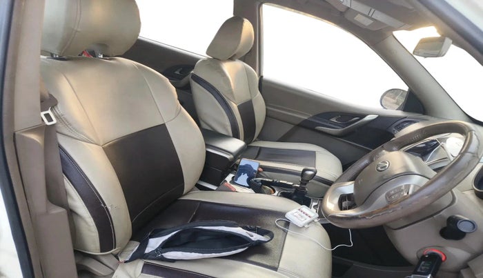 2014 Mahindra XUV500 W8, Diesel, Manual, 1,18,921 km, interior