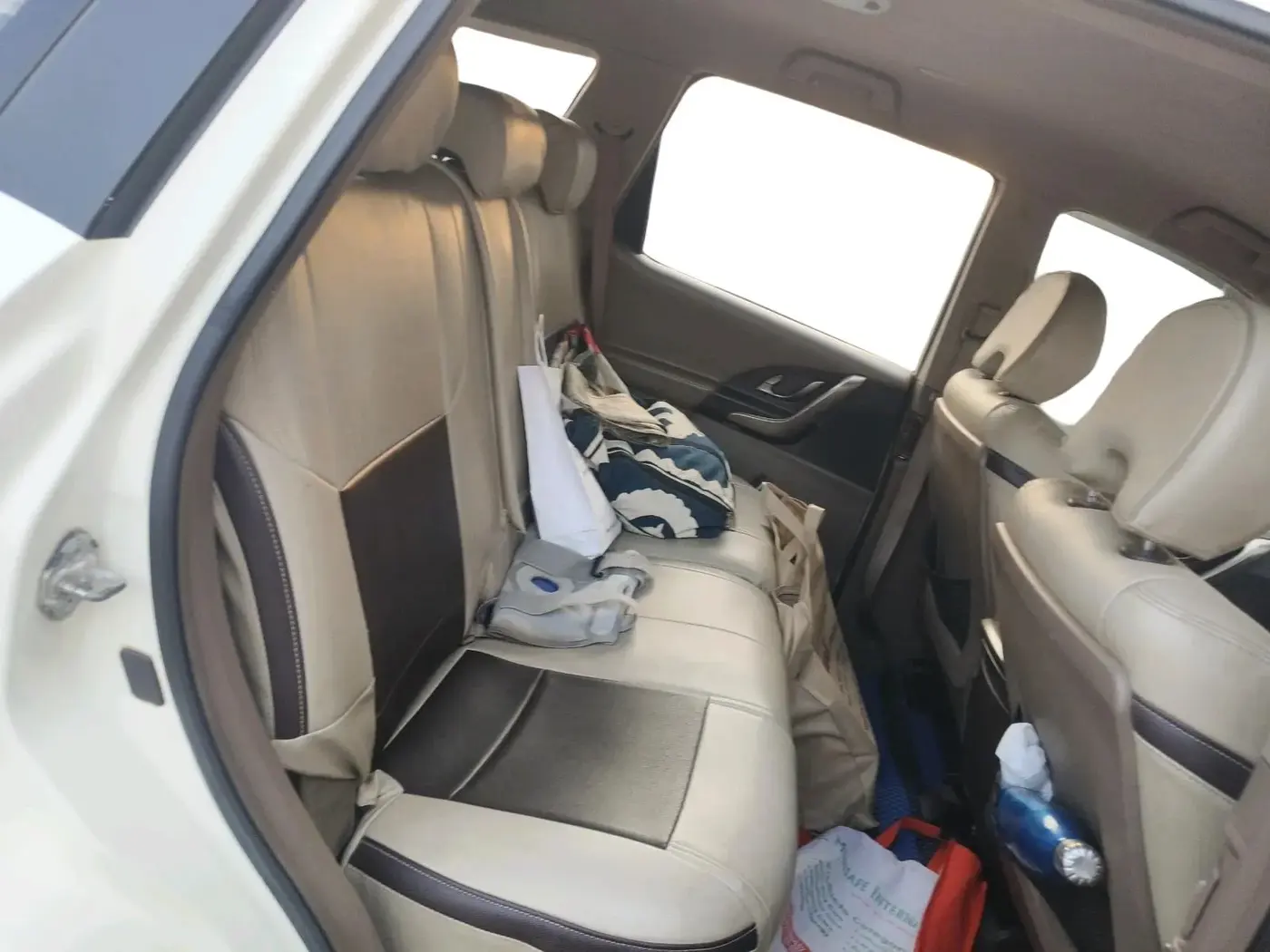 2014 Mahindra XUV500 W8, Diesel, Manual, 1,18,921 km, interior