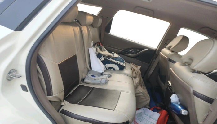 2014 Mahindra XUV500 W8, Diesel, Manual, 1,18,921 km, interior