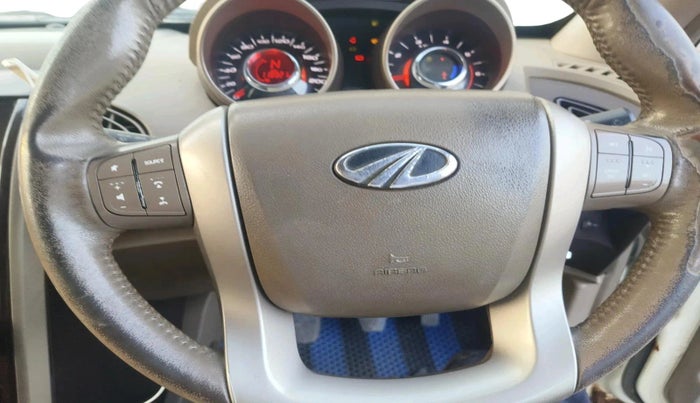 2014 Mahindra XUV500 W8, Diesel, Manual, 1,18,921 km, interior
