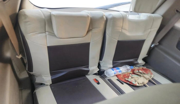 2014 Mahindra XUV500 W8, Diesel, Manual, 1,18,921 km, interior