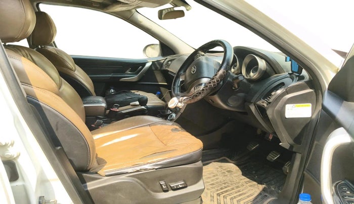 2019 Mahindra XUV500 W11, Diesel, Manual, 90,255 km, interior