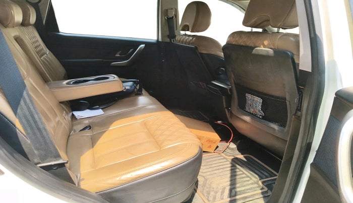 2019 Mahindra XUV500 W11, Diesel, Manual, 90,255 km, interior