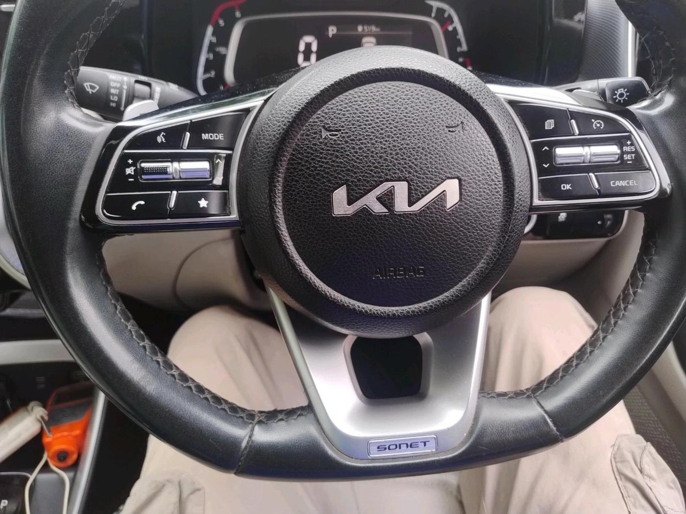 2022 KIA SONET HTX 1.5 AT, Diesel, Automatic, 76,581 km, interior