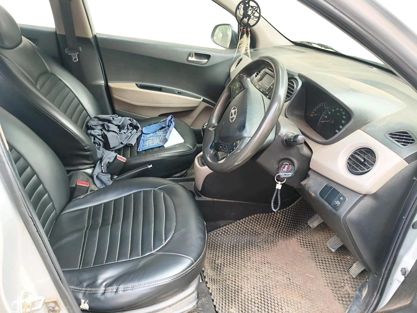 2014 Hyundai Xcent S (O) 1.2, Petrol, Manual, 2,05,114 km, interior