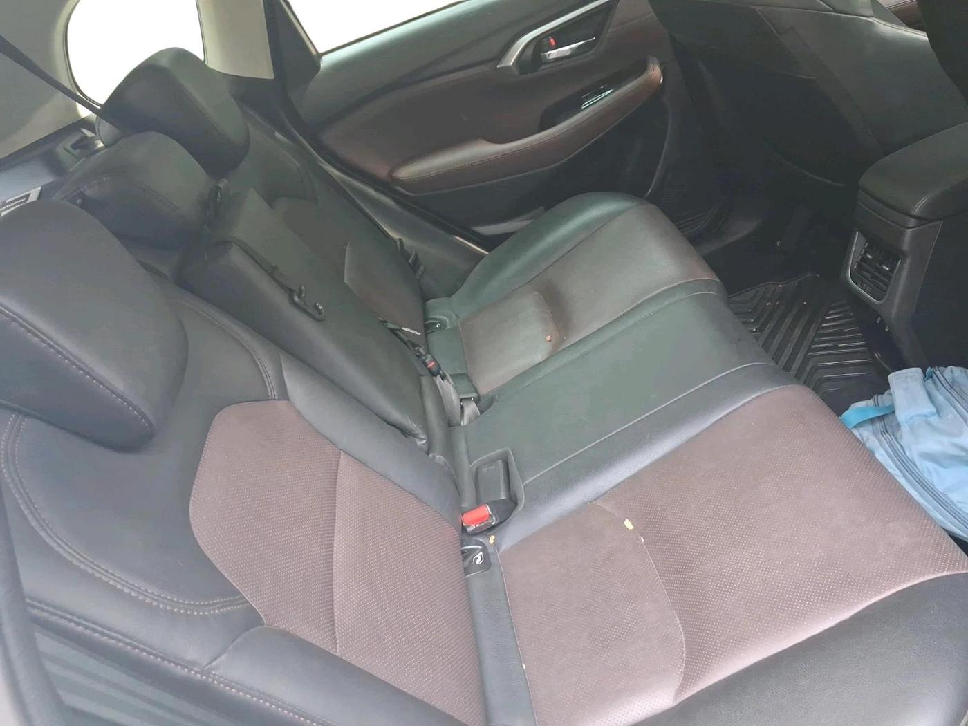 2022 Maruti Grand Vitara ALPHA SMART HYBRID, Petrol, Manual, 28,230 km, interior