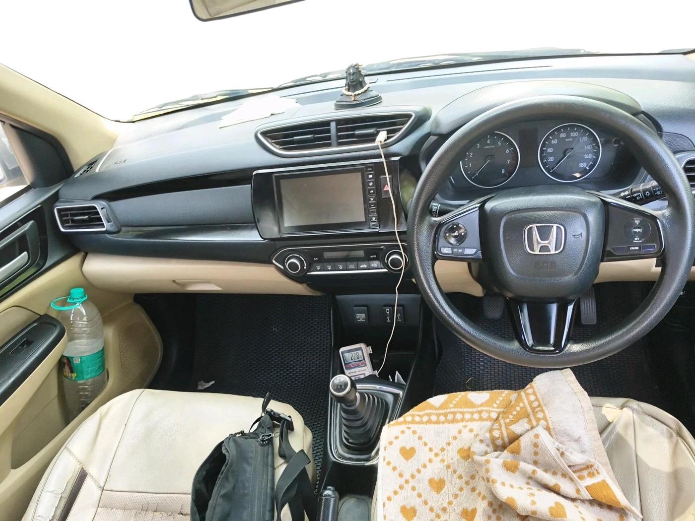 2018 Honda Amaze 1.2L I-VTEC VX, Petrol, Manual, 1,04,487 km, interior