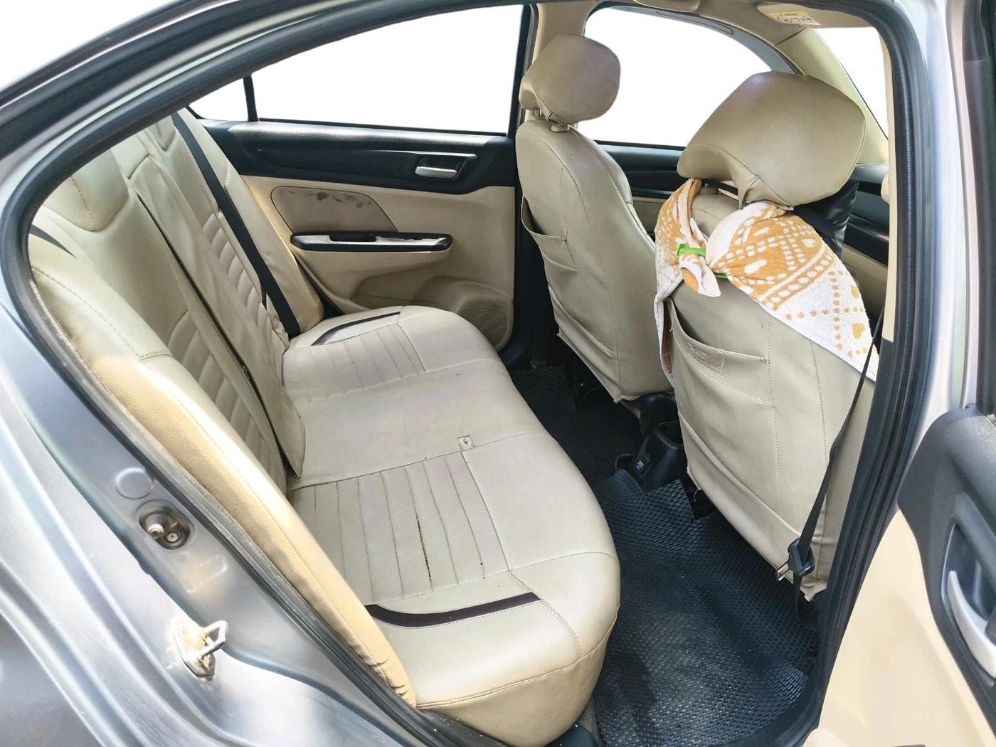 2018 Honda Amaze 1.2L I-VTEC VX, Petrol, Manual, 1,04,487 km, interior