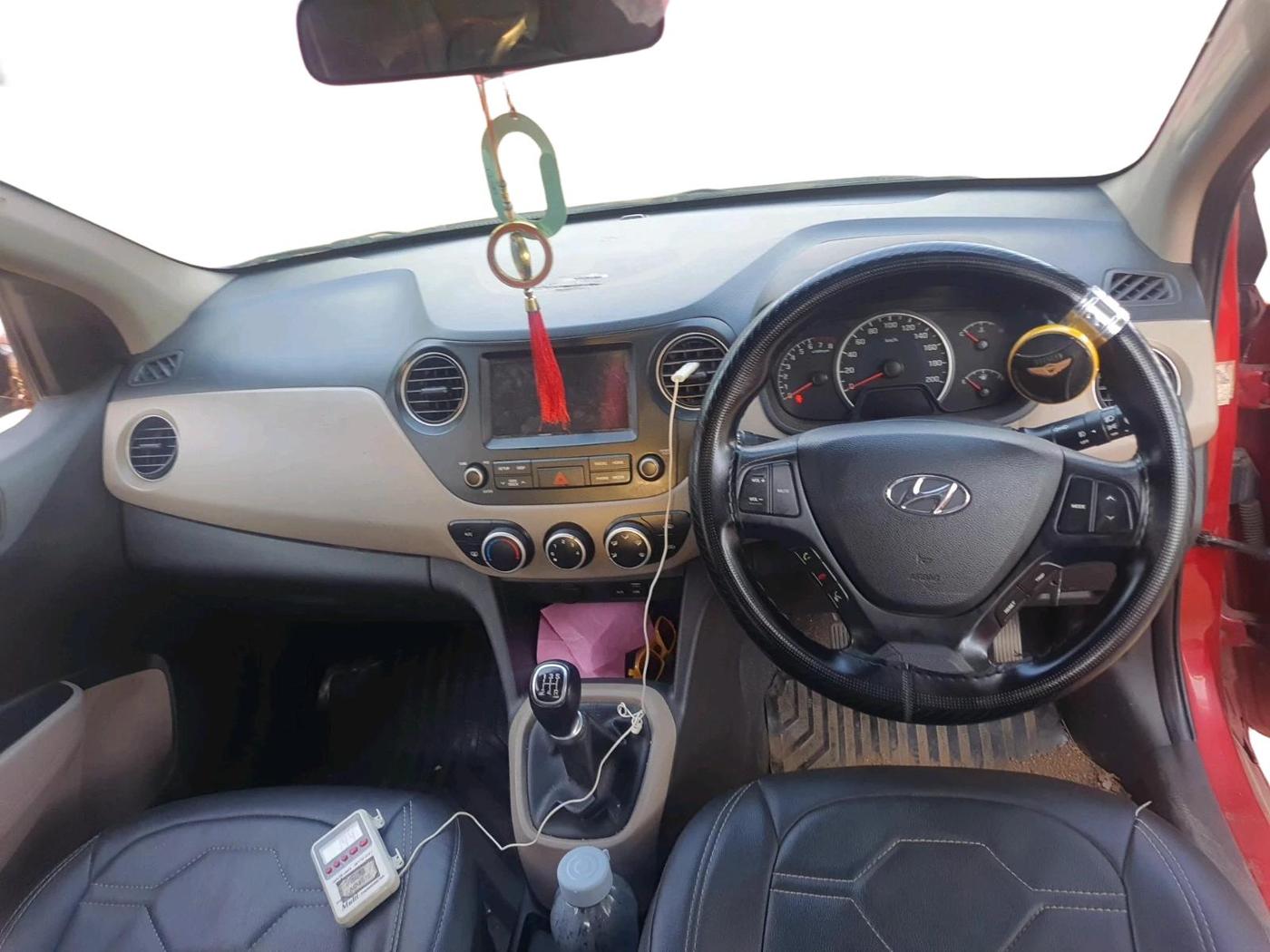 2019 Hyundai Grand i10 SPORTZ 1.2 KAPPA VTVT, Petrol, Manual, 81,690 km, interior