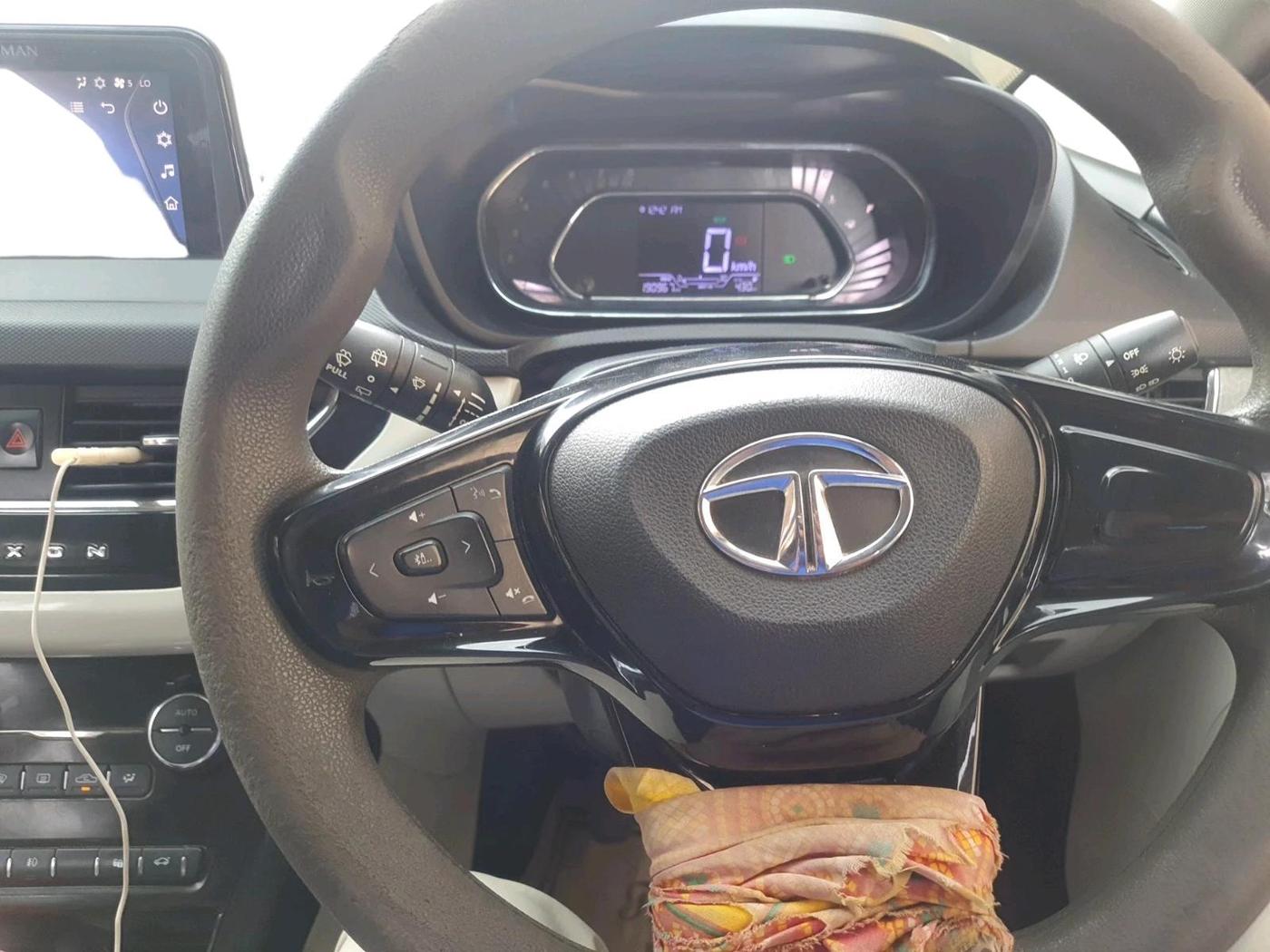 2021 Tata NEXON XZ PLUS DIESEL, Diesel, Manual, 1,90,967 km, interior