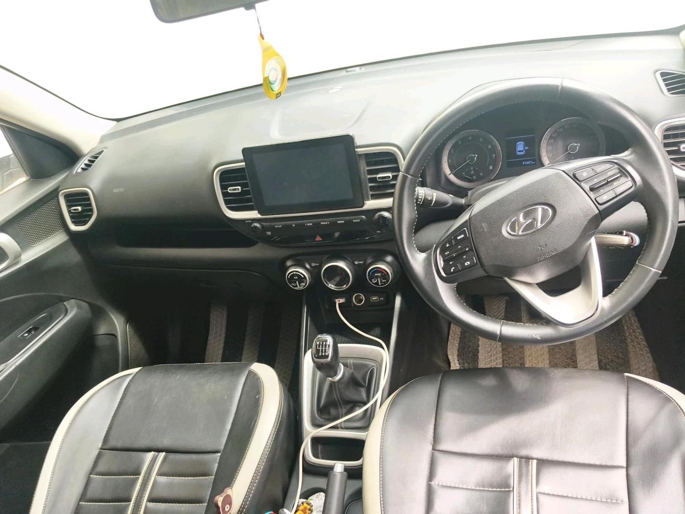 2021 Hyundai VENUE SX 1.0 TURBO, Petrol, Manual, 41,601 km, interior