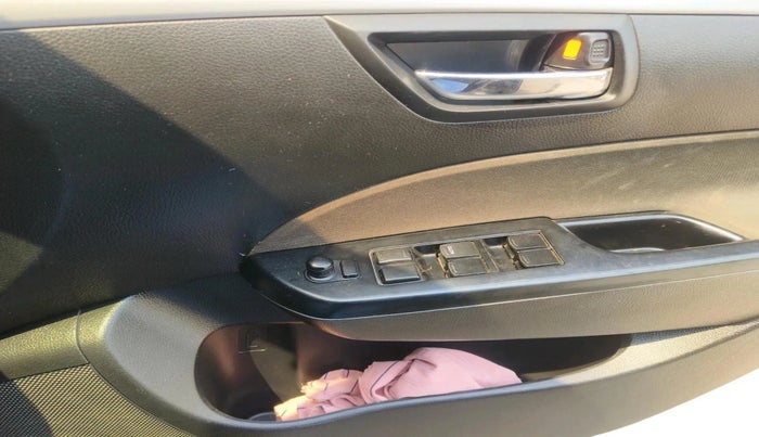 2016 Maruti Swift VXI, Petrol, Manual, 1,27,305 km, interior