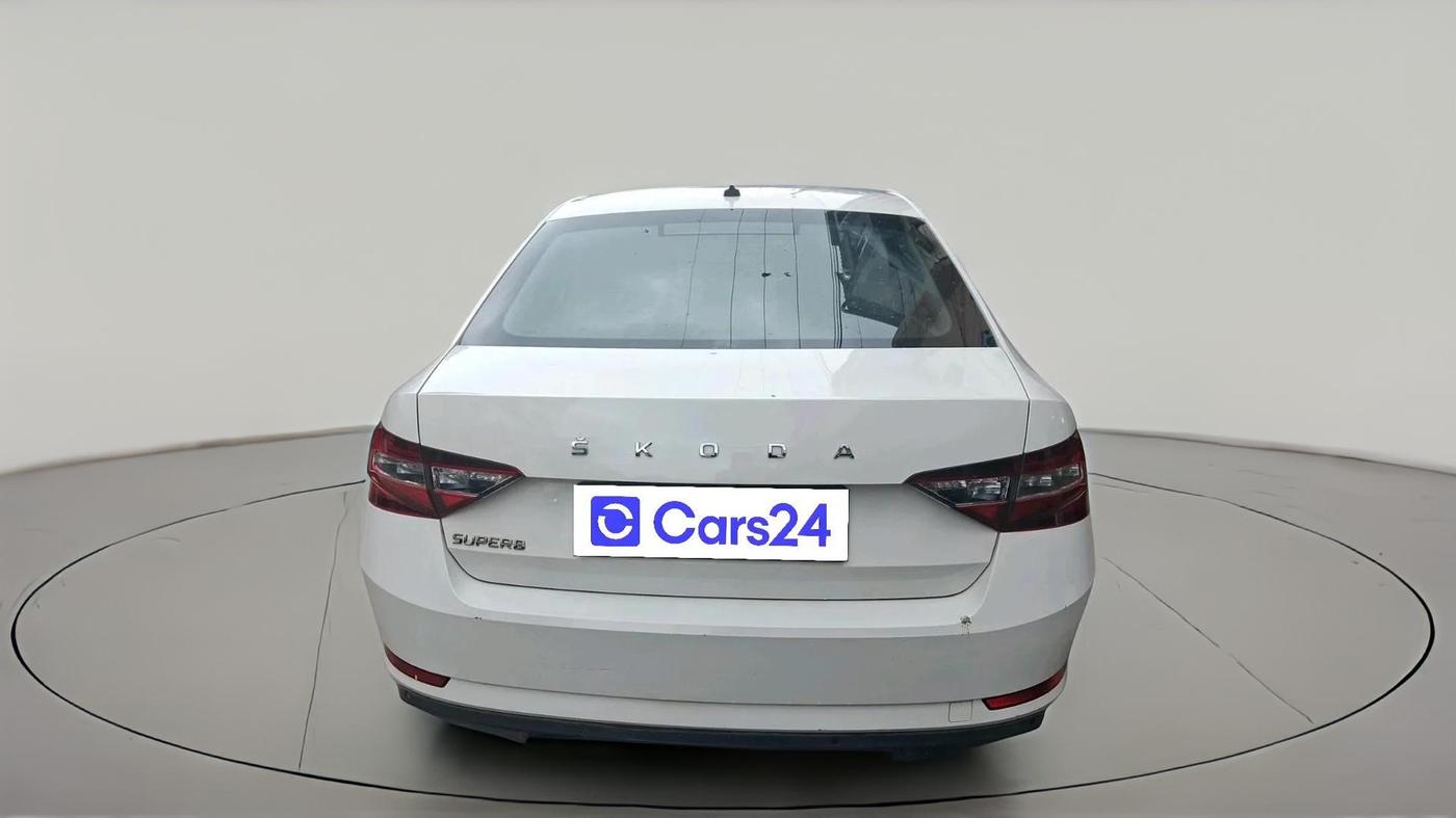 2018 Skoda Superb STYLE 1.8 TSI AT, Petrol, Automatic, 1,03,716 km, exterior