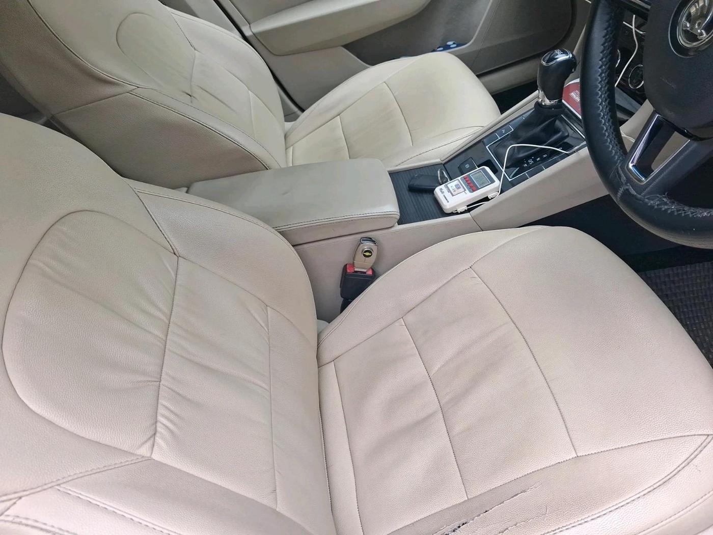 2018 Skoda Superb STYLE 1.8 TSI AT, Petrol, Automatic, 1,03,716 km, interior