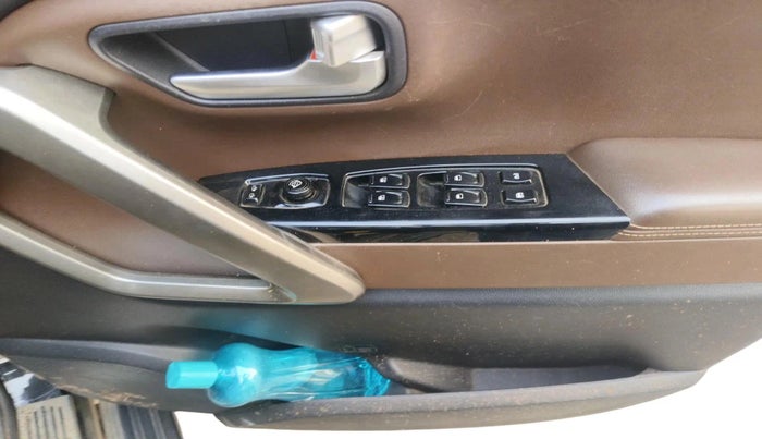 2022 Mahindra SCORPIO-N Z8 L PETROL AT 6 STR, Petrol, Automatic, 46,123 km, interior