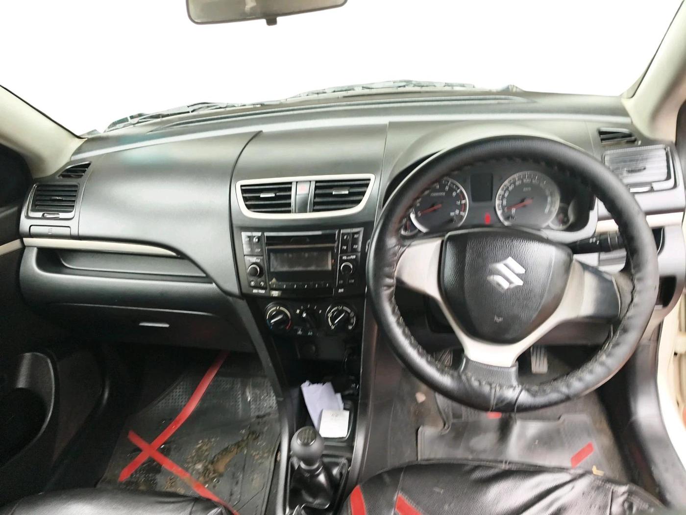2015 Maruti Swift VXI, Petrol, Manual, 1,98,520 km, interior